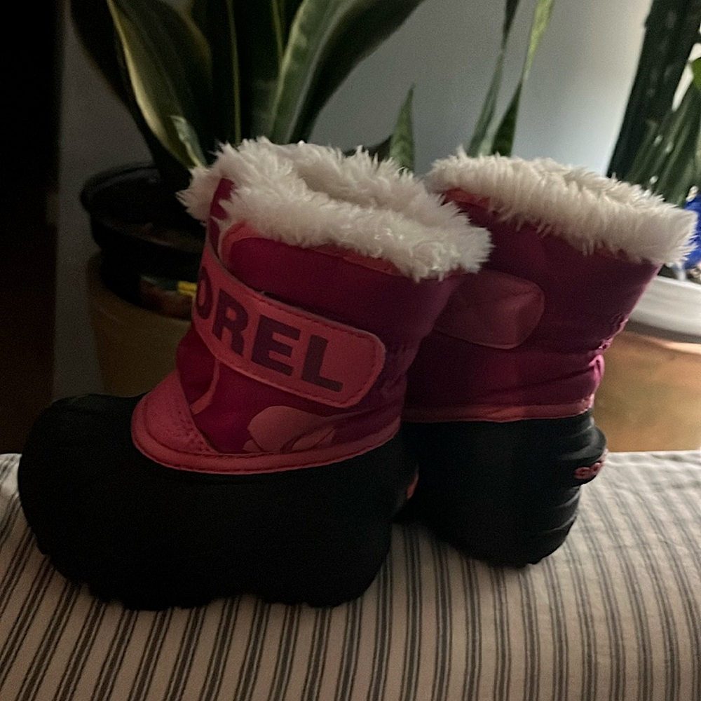 SOREL Pink Snow Commander Snow Boots Size 4